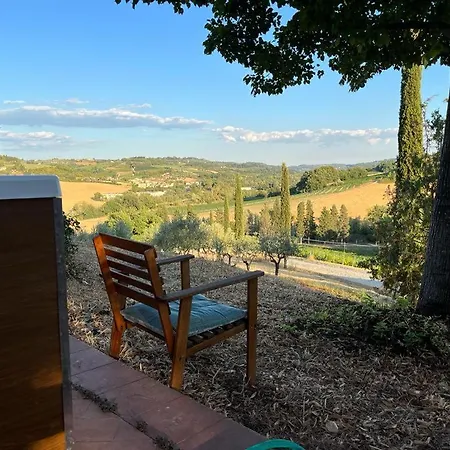 Gatto Bianco Tizzauli Agroturismo