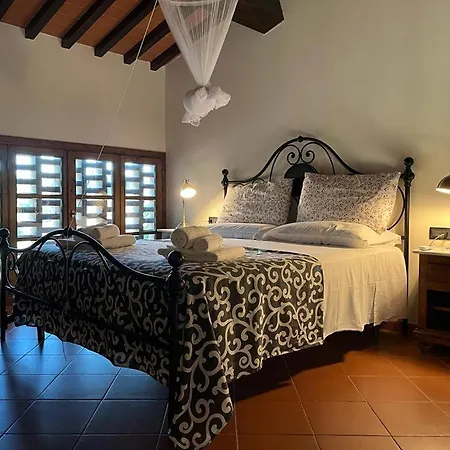 Gatto Bianco Tizzauli Farm stay