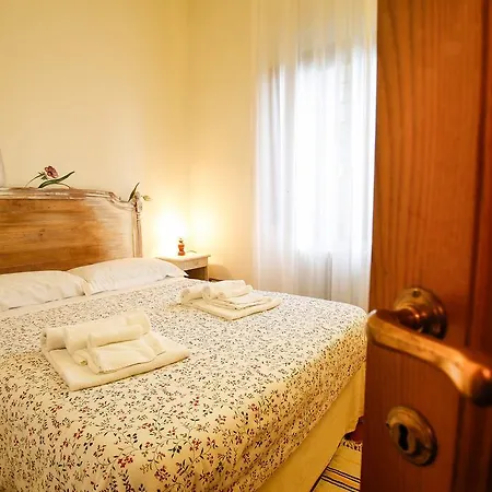 Gatto Bianco Tizzauli Farm stay *