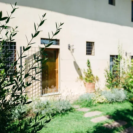 Gatto Bianco Tizzauli Farm stay Montespertoli